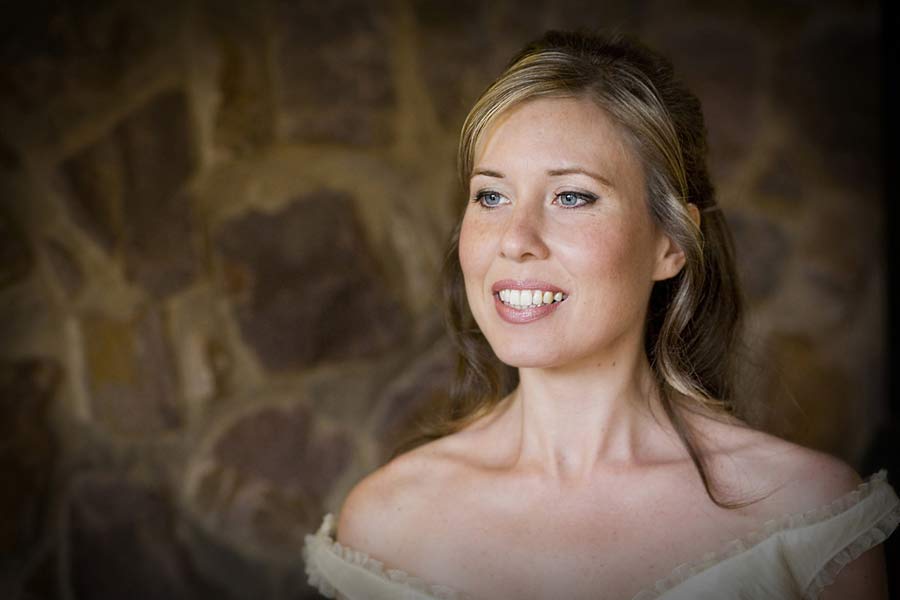 Portrait of a radiant bride