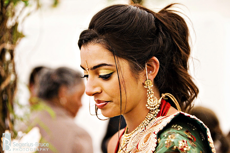 Hindu bridesmaid photography during the asian wedding