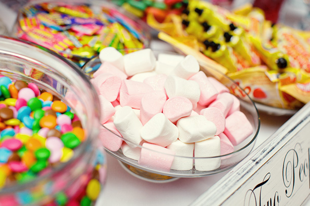 Candy bar ideas for a wedding