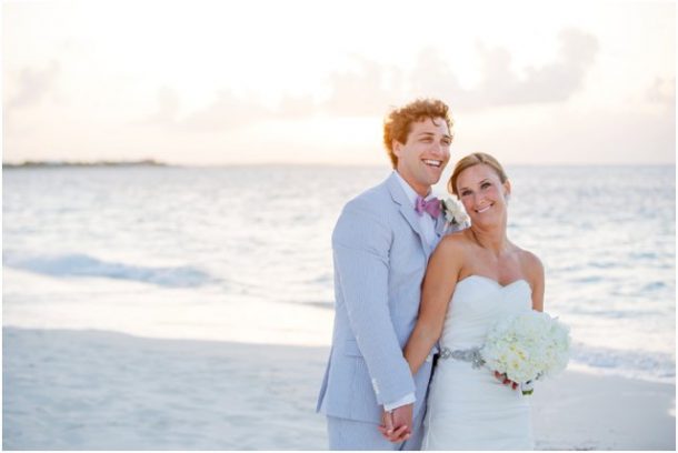 rom-wed-on-beach